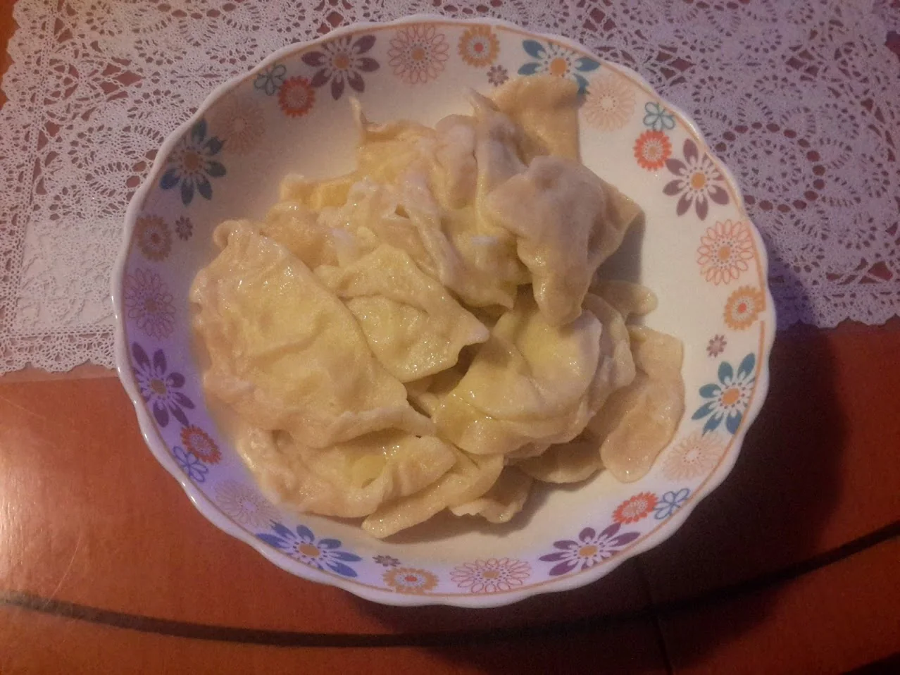 Assiette de pierogi polonais