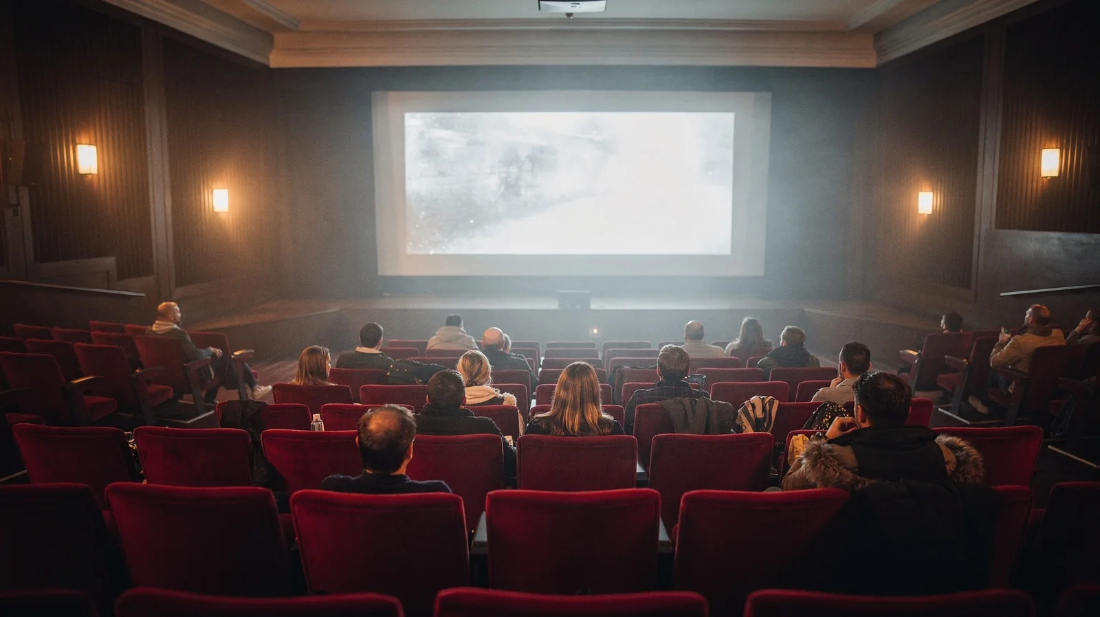 Salle de cinéma polonaise avant une projection